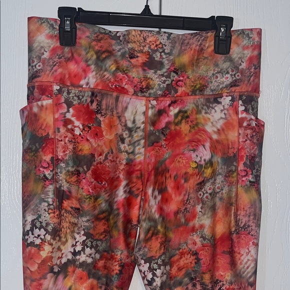 Athleta Pants - Athleta Salutation Stash Pocket 7/8 Leggings